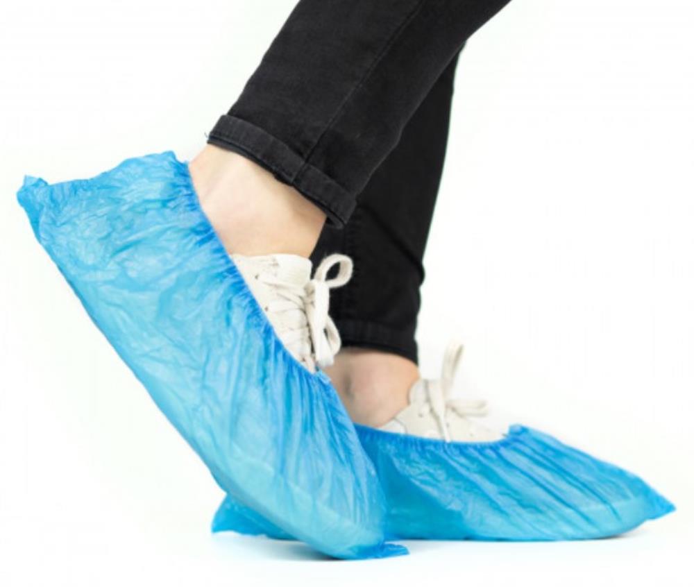 COUVRE SURCHAUSSURE CPE BLEU 100 PCES