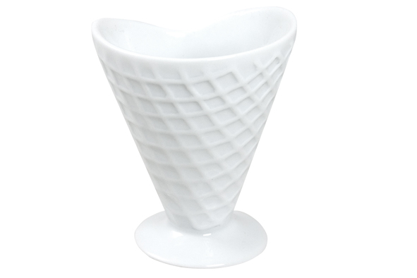C&T - WITTE PORSELEINEN IJSCOUPE DIAM. 9 CM H 11,5 CM