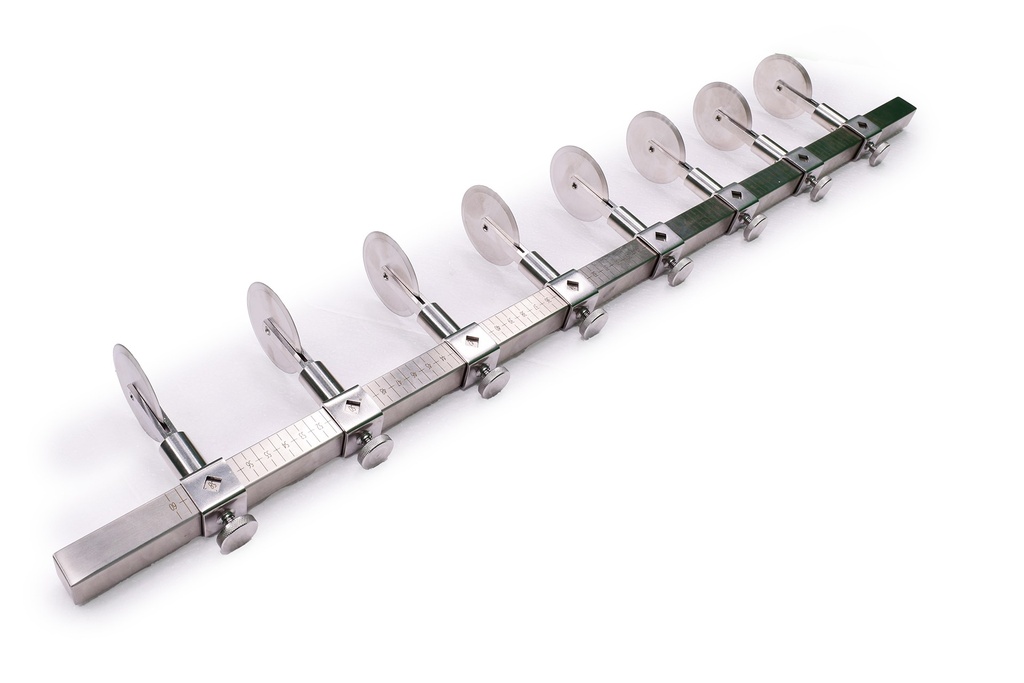 ROULEAU A DECOUPE AVEC 8 LAMES A RESSORT BARRE DE 70CM REGLABLE DE 0-60CM PRECISION 0,5CM