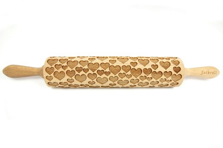 FOLKROLL WOODEN ROLLER 43CM ‘HEARTS