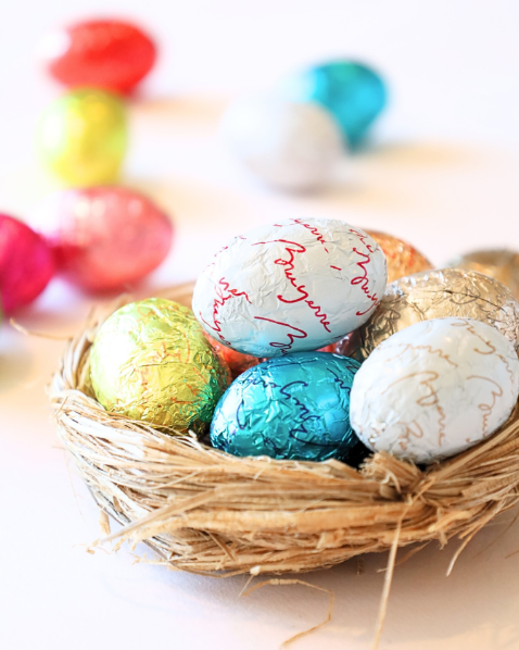 PETITS OEUFS ASSORTIS EN VRAC **AU KG**