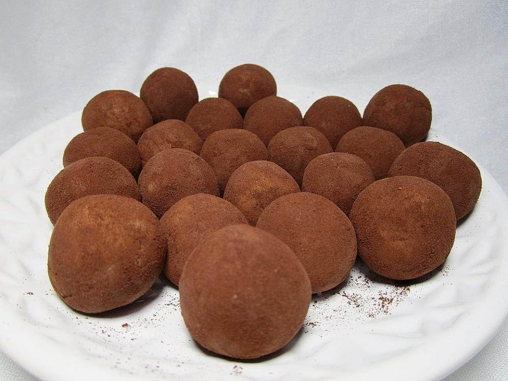 BRUYERRE MASSEPAIN BOULES DE POMME DE TERRE CACAO 1.5KG