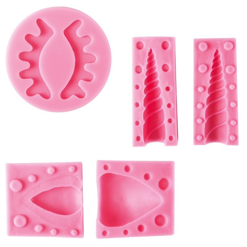 +1030318 SET MOULE LICORNE 5 PCES ***S/CD***