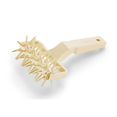 PLASTIC ‘PIC-VITE’ DOUGH ROLLER 11.5CM