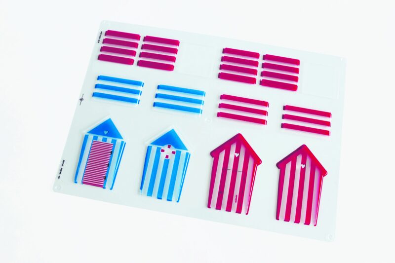 PCB Blisters cabanes Oléron Plage pr 4 stuks 7,4x5,7 cm H. 11,4 cm 2 stuks ***s/cd***