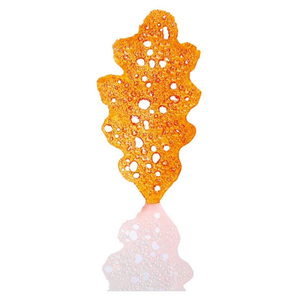 070404 PCB OPALINE ORANGE OAK LEAVES 7.8X3.9 CM 32 PIECES***S/CD***