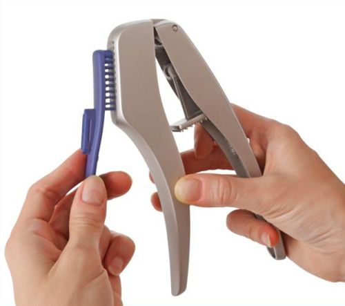 ZYLISS GARLIC PRESS SUSI 3 WITH CLEANING TOOL