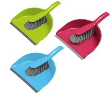 RAMASSETTEN PLASTIC MET HANDENBEZEM