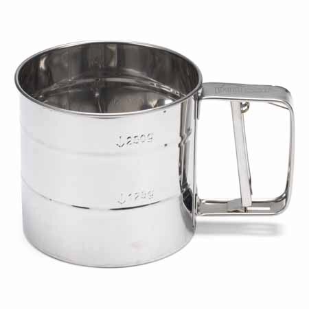 PATISSE TAMIS PINCE A SUCRE/FARINE 10CM-350GR- MENAGER