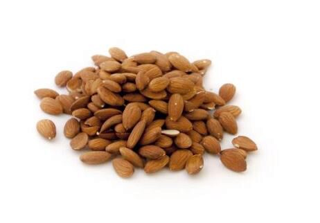 [01020038] AMANDES BRUNES DECORTIQUEES 23/25 USA 22,68KG