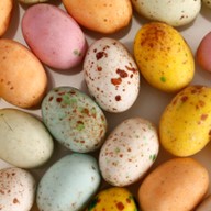 [00075742] OEUFS COLORES 1KG