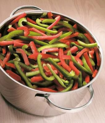 [02100198] POIVRONS MELANGE EN LANIERES 2,5KG