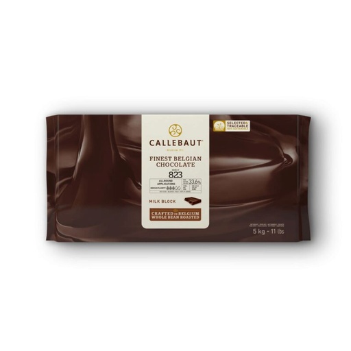 [03070130] CALLEBAUT 823NV-120 MELKCHOCOLADE BLOK 34%  VERPAKT KARTON VAN 5X5KG = KG