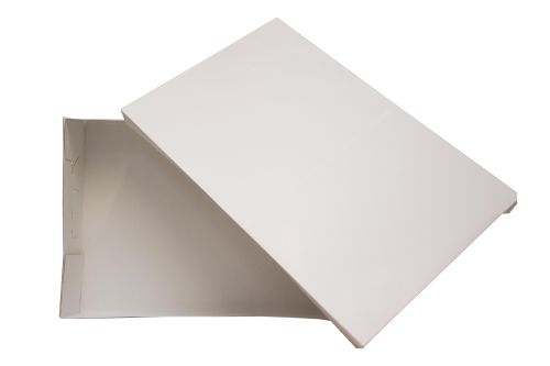 [15070106] BOITE A GATEAUX BLANCHE 63 X 42 X 12 CM AVEC COUVERCLE FOST+ 2026 INCLUS ***PRIX A LA PIECE*** VENDU PAR 10 PIECES